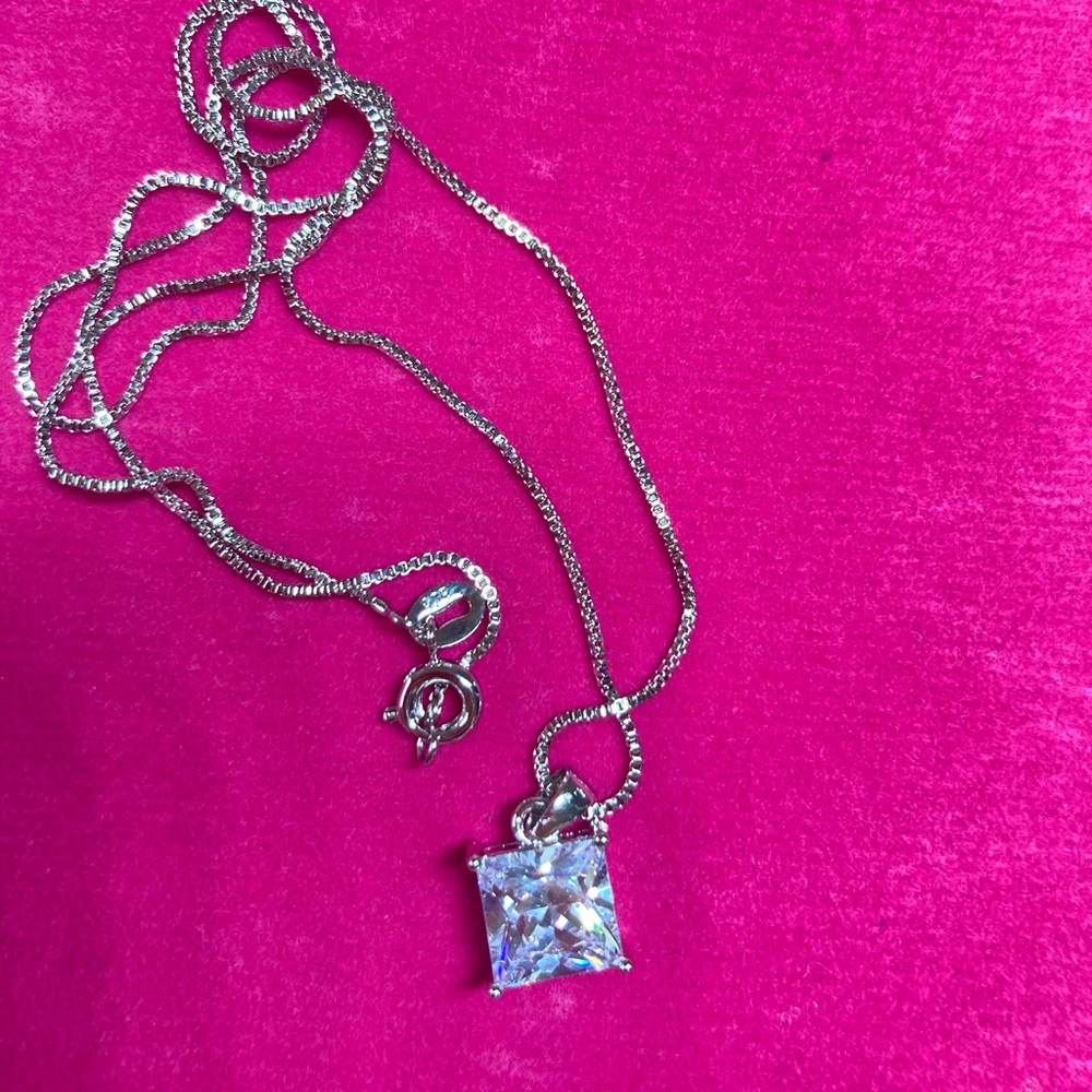 Sterling Silver Diamond 💎 Necklace - Picture 3 of 4